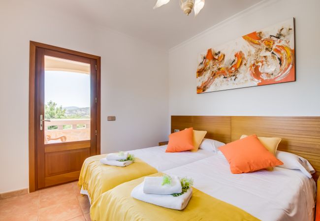 Finca en Selva - Finca Puig den Guardiola con vistas a la montaña  Finca en Selva - Finca Puig den Guardiola con vistas a la montaña