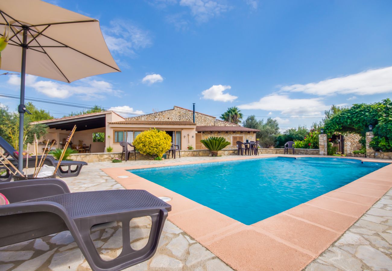 Finca con piscina en centro de Mallorca. 