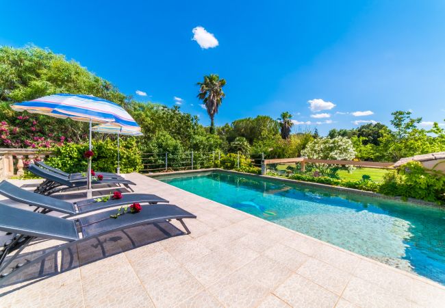 Finca con piscina y pista de tenis en Pollensa