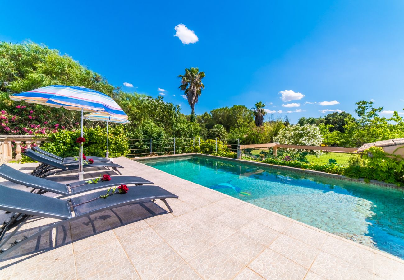 Finca con piscina y pista de tenis en Pollensa