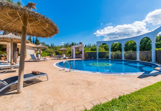 Finca con piscina y barbacoa en Mallorca 
