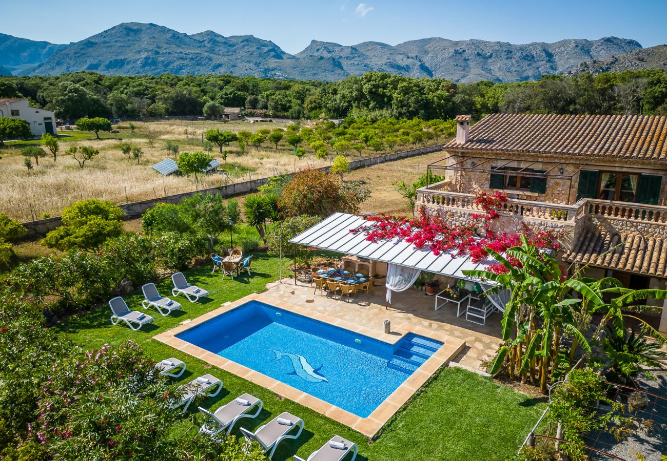 Casa con jardín y piscina privada en Pollensa.