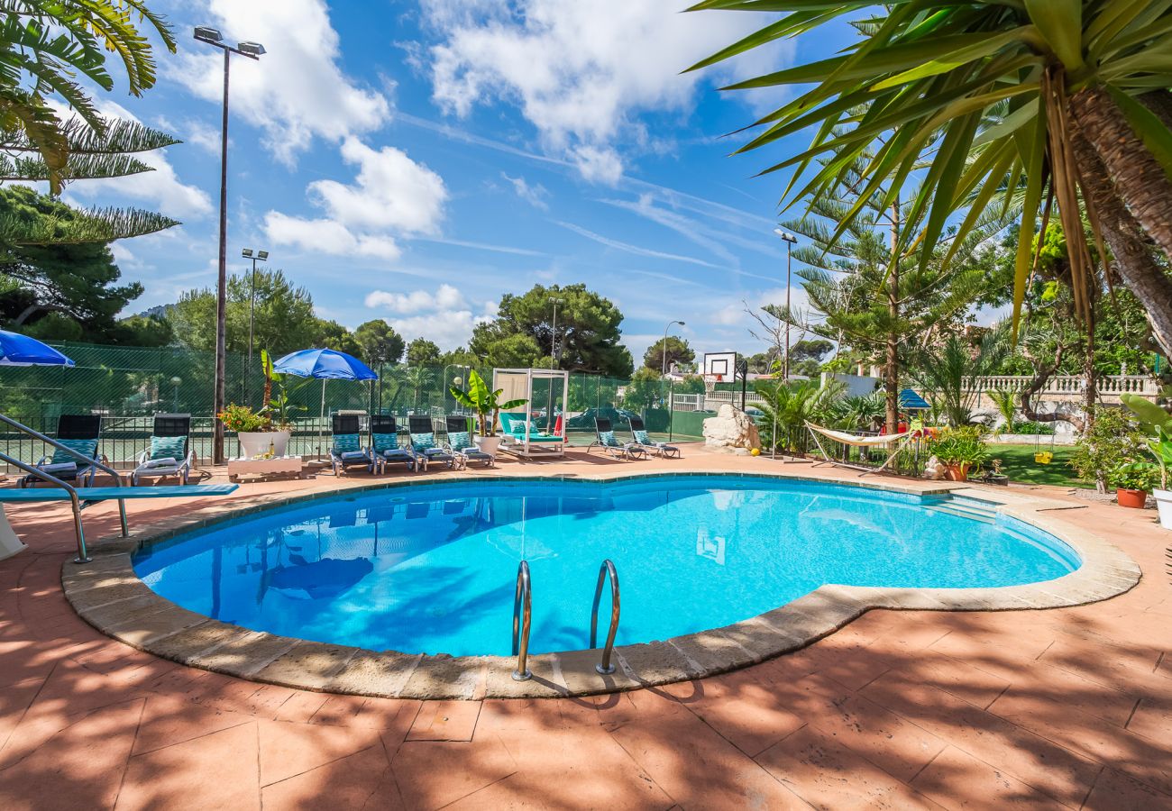 Vacaciones en Mallorca con barbacoa y piscina