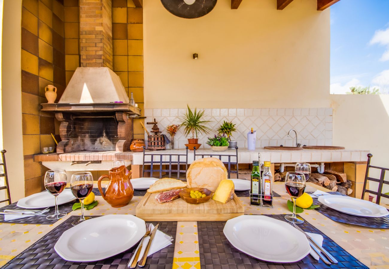 Casa con barbacoa y piscina en Mallorca