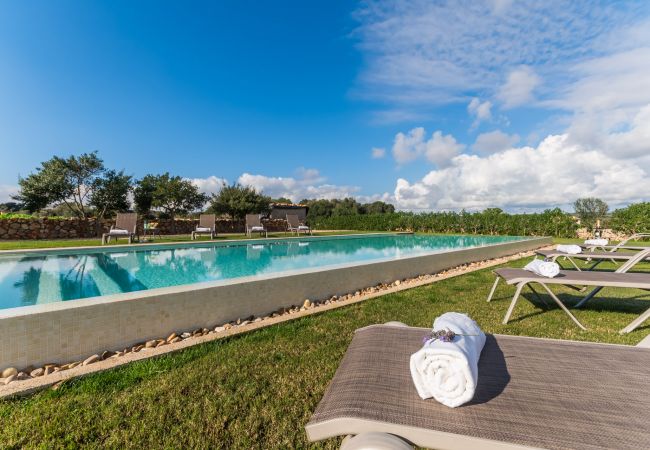 Finca de lujo con piscina para 12 personas en Mallorca.