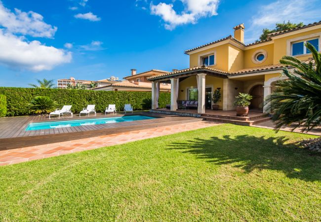 Casa con piscina privada, barbacoa y aire acondicionado en Alcudia