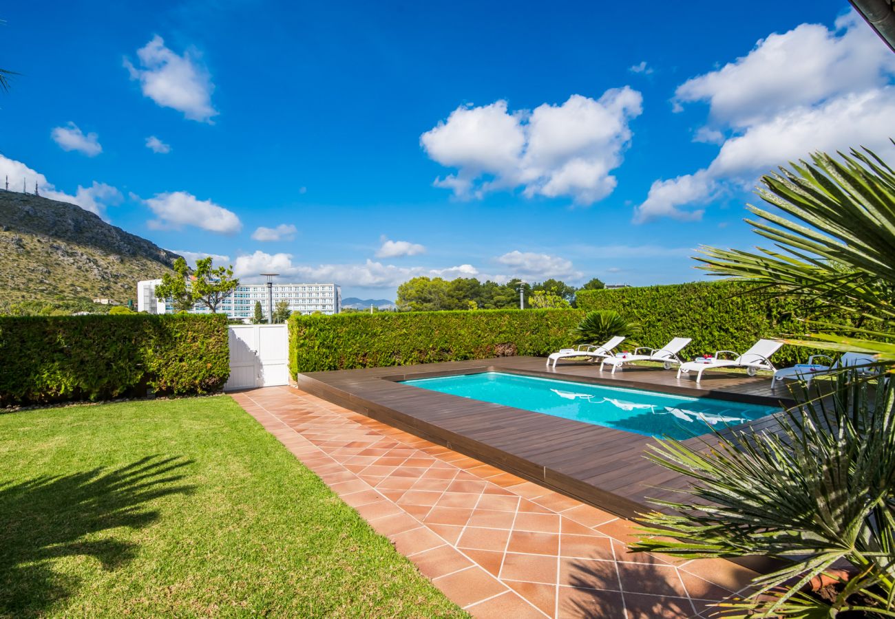 Casa con barbacoa y vistas al lago en Alcudia