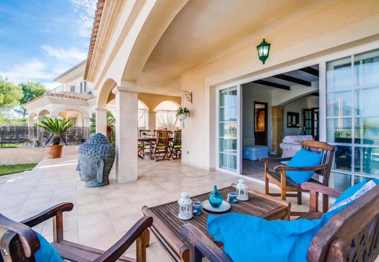 Casa con piscina y barbacoa cerca de Alcudia. 