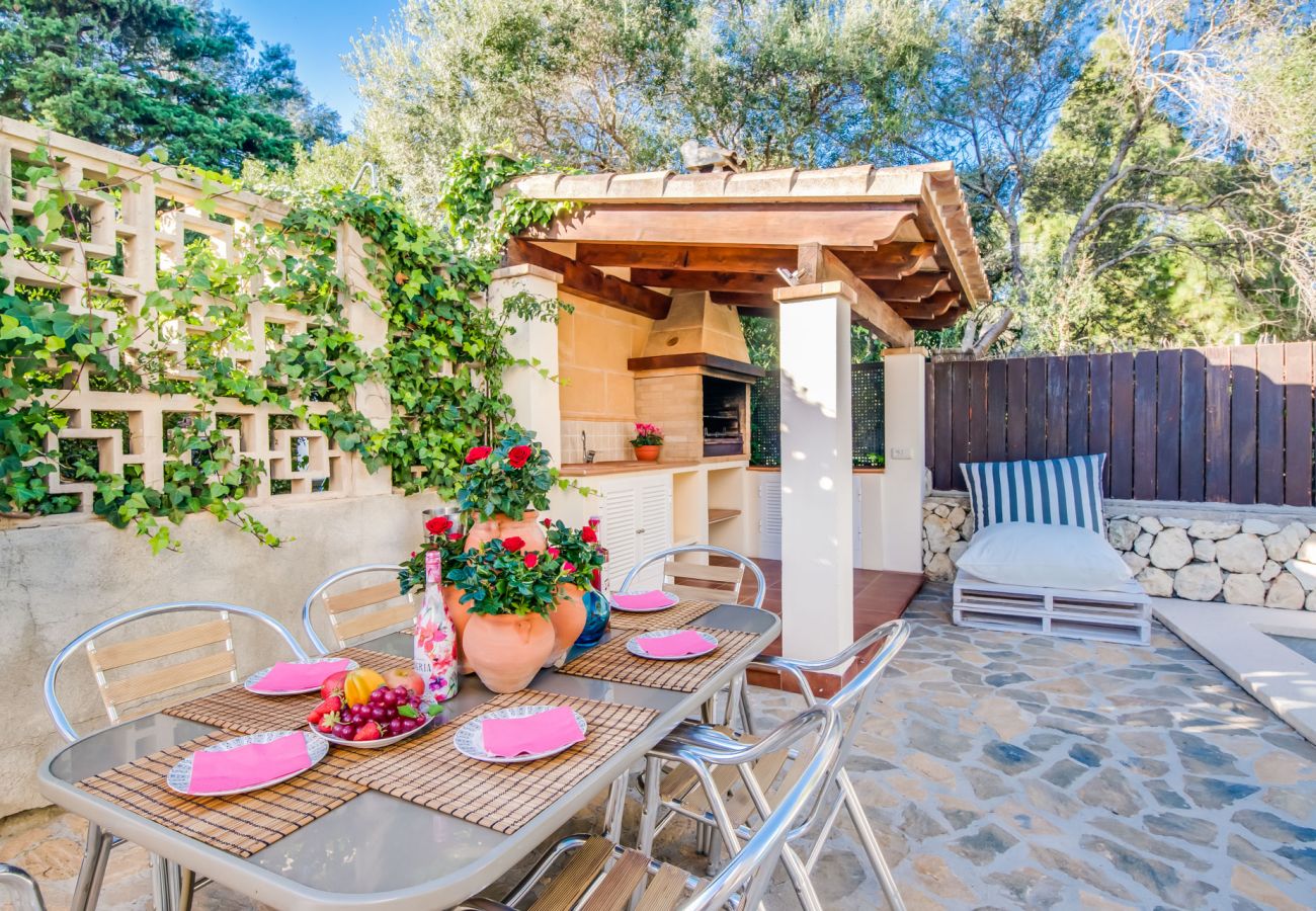 Casa con piscina y barbacoa cerca de Alcudia. 