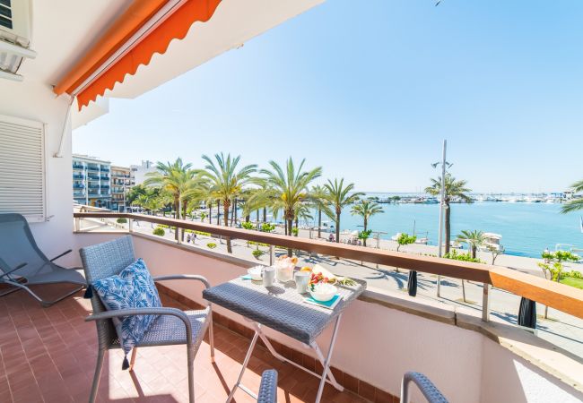 Apartamento vacacional terraza con vistas al mar Puerto Alcudia