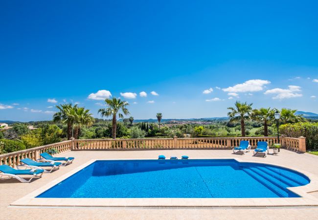 Villa en la naturaleza con piscina en Mallorca