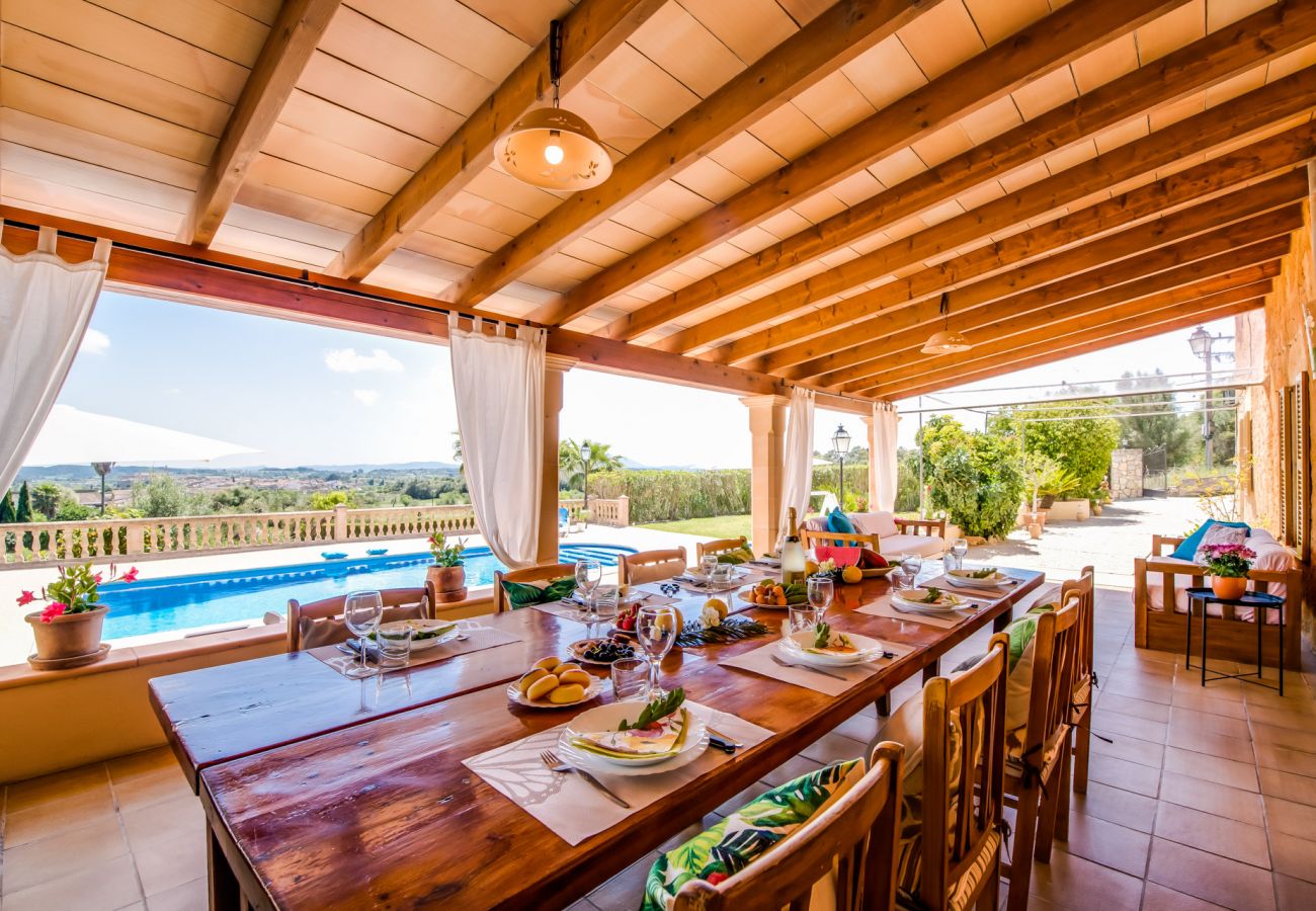 Finca en la naturaleza con piscina en Mallorca