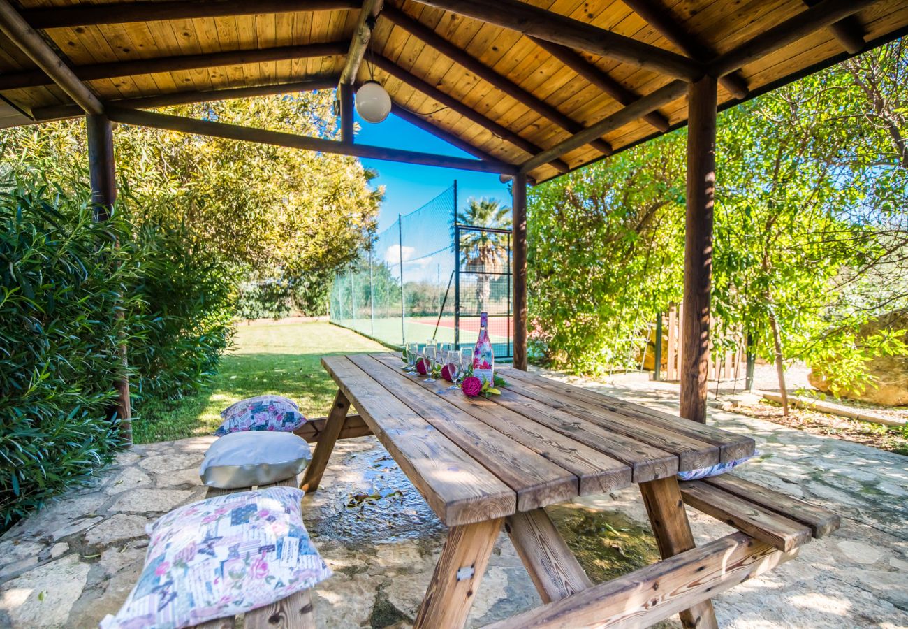 Finca rústica con pista de tenis en Mallorca