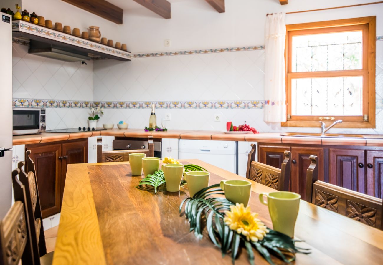 Finca en Buger - Finca en Mallorca Cas Home con pista de tenis