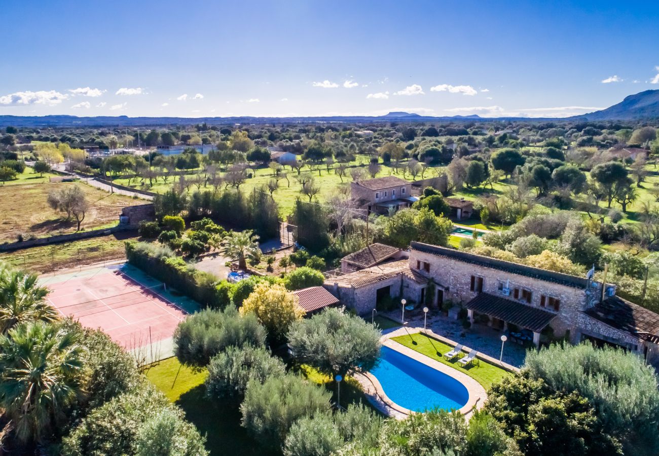 Finca con piscina y pista de tenis en Mallorca