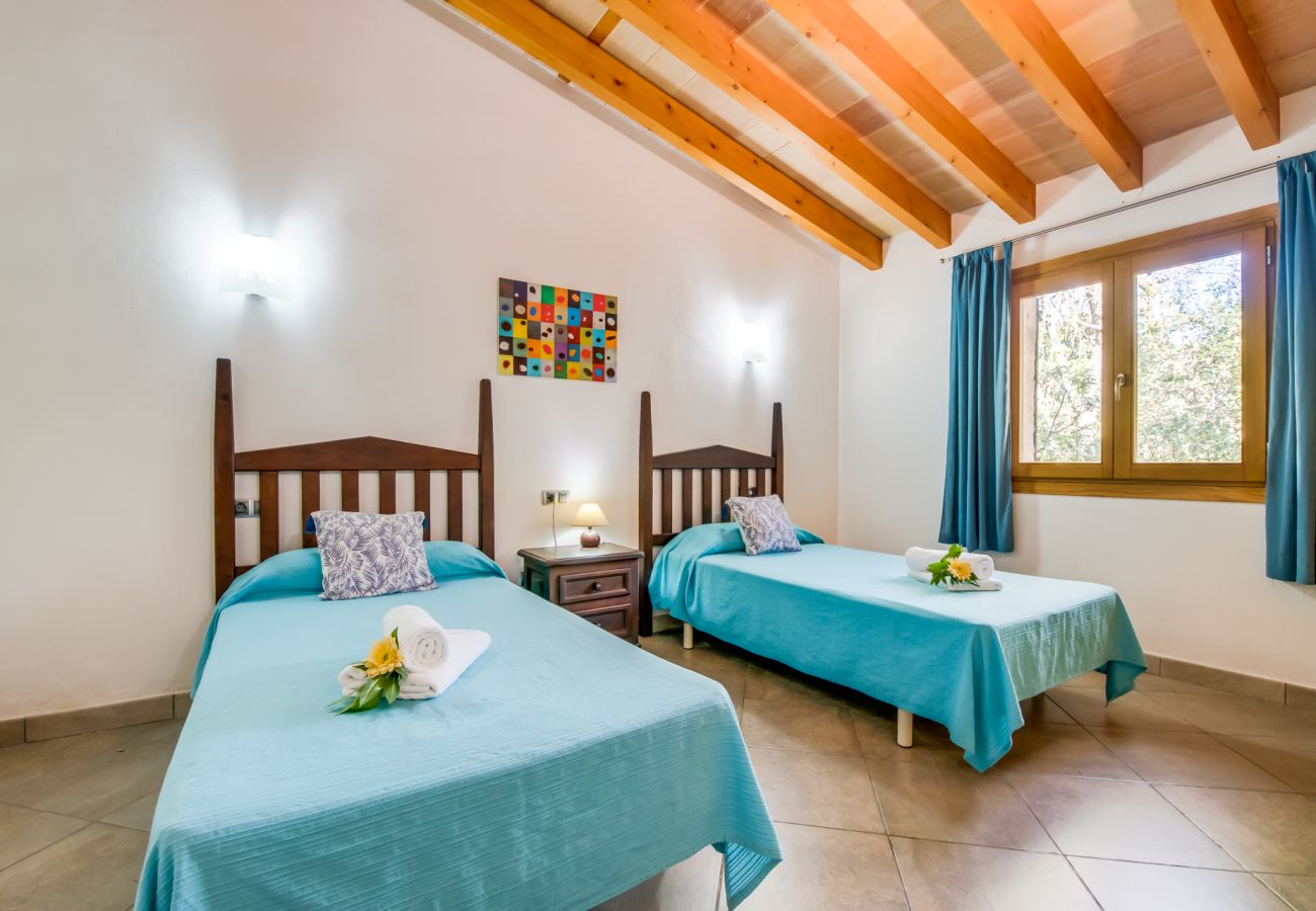 Finca en Buger - Finca rural en Mallorca Es Puchet con piscina 