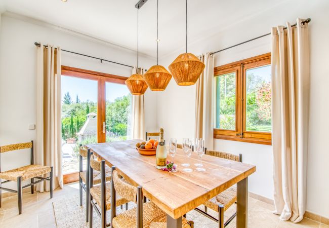 Casa en Crestatx - Casa moderna con piscina  Villa Flores en Mallorca Casa en Crestatx - Casa moderna con piscina  Villa Flores en Mallorca