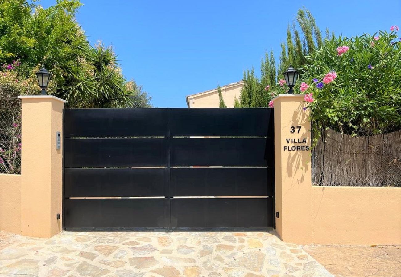 Casa en Crestatx - Casa moderna con piscina  Villa Flores en Mallorca