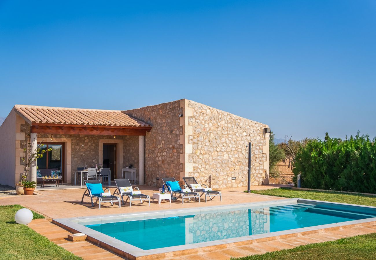 Finca moderna con piscina en el corazón de Mallorca