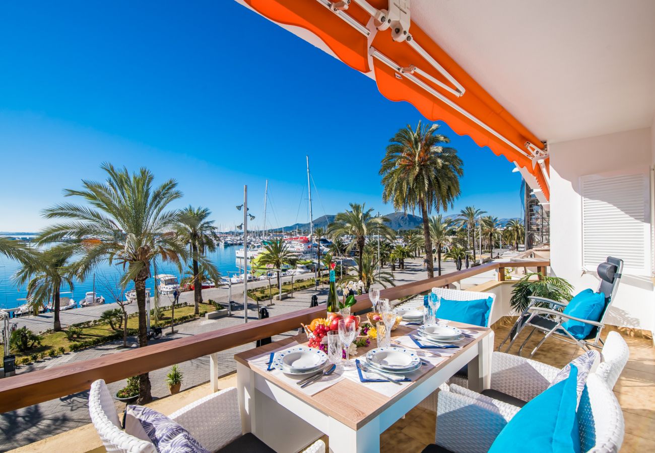 Increíble apartamento con vistas al mar en Puerto Alcudia