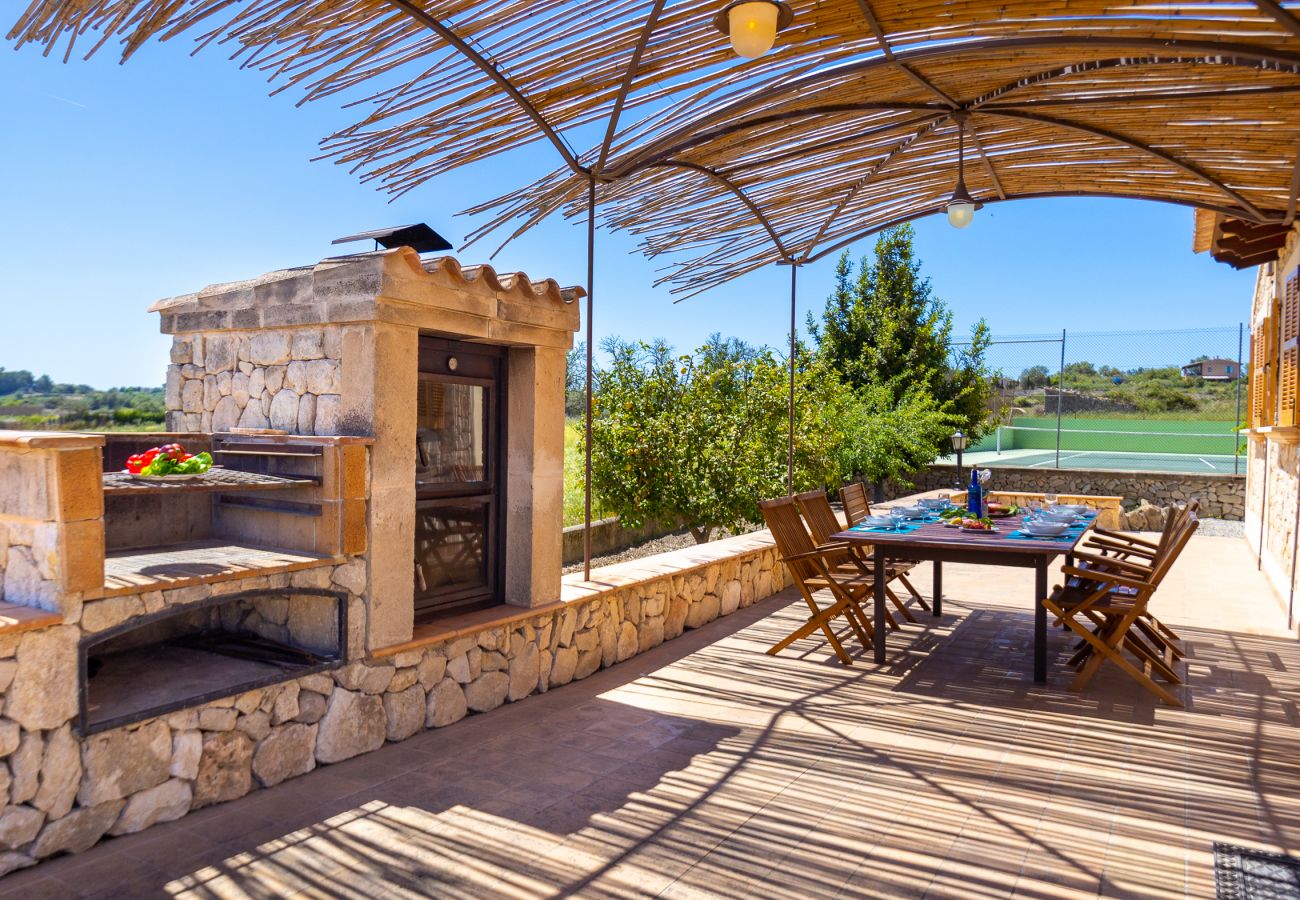 Casa en Lloret de Vistalegre - Finca Mallorca Sa Sinia piscina y pista de tenis