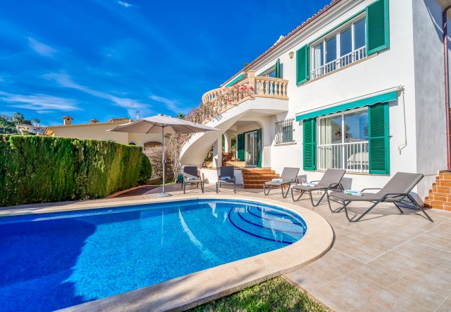 Casa junto a la playa con vistas y piscina en Alcudia