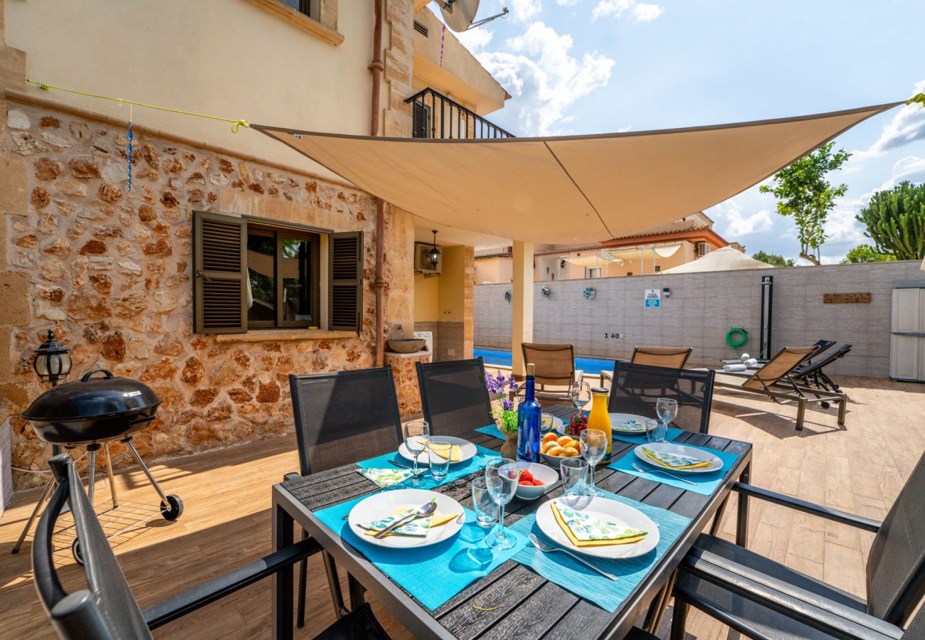 Casa vacacional con barbacoa y piscina cerca de la playa