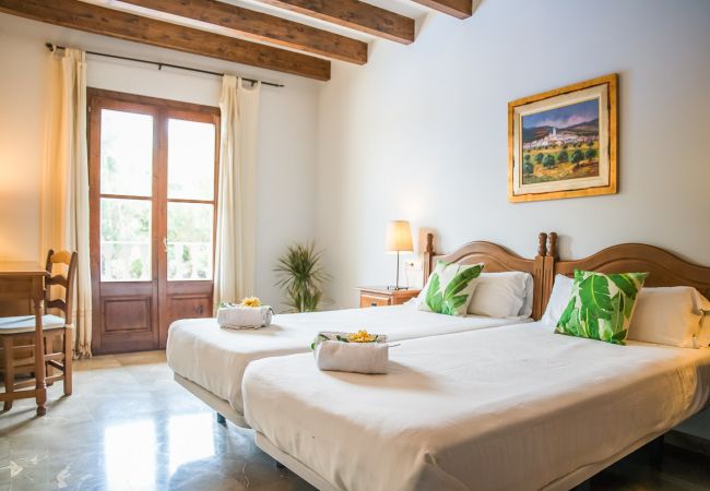 Finca en Petra - Finca con piscina y vistas Sa Pleta en Mallorca Finca en Petra - Finca con piscina y vistas Sa Pleta en Mallorca