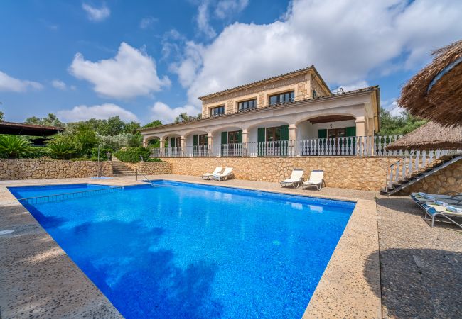 Finca en Petra - Finca con piscina y vistas Sa Pleta en Mallorca