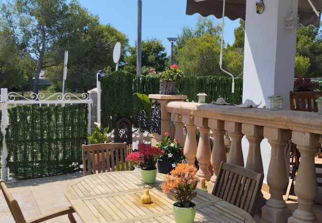 Alojamiento con jardín y piscina cerca Playa de Alcudia