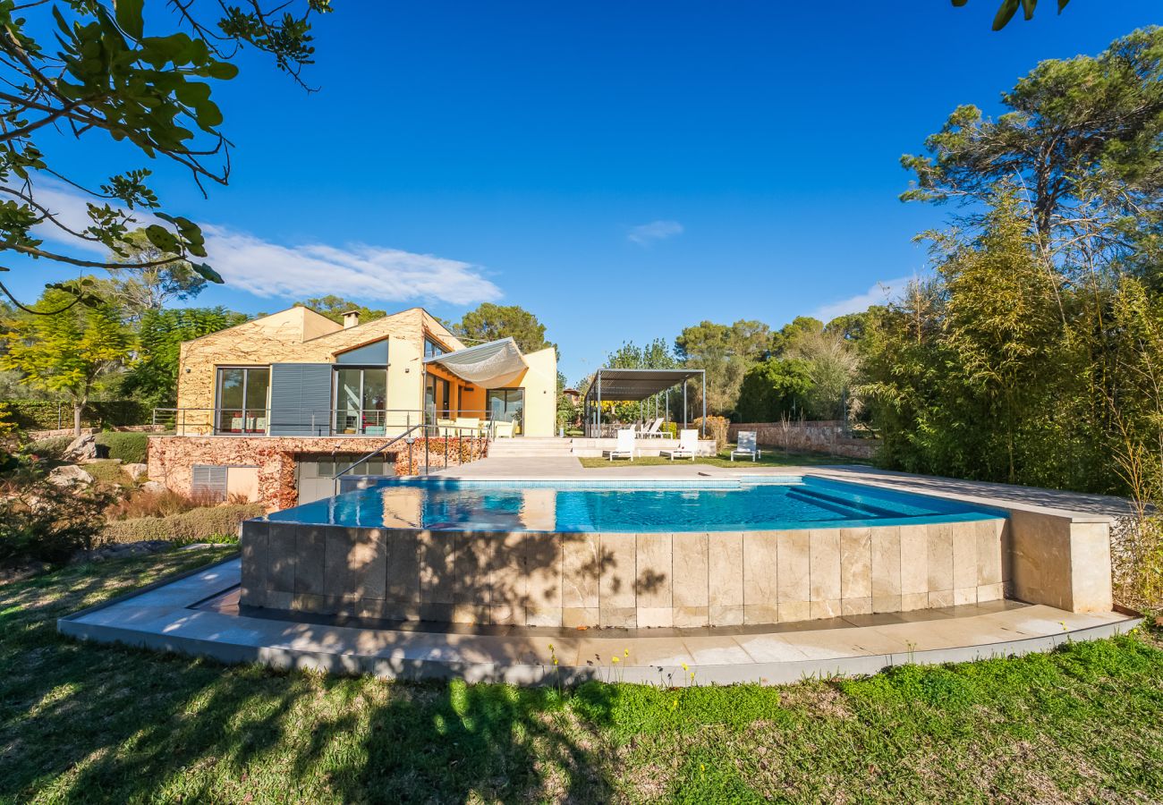 Finca de alquiler vacacional con piscina. 