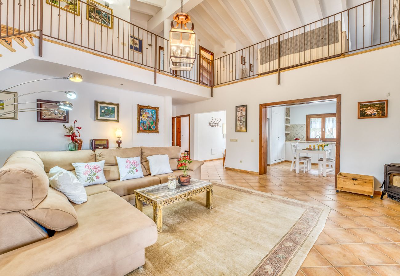 Casa con piscina en el campo en Mallorca