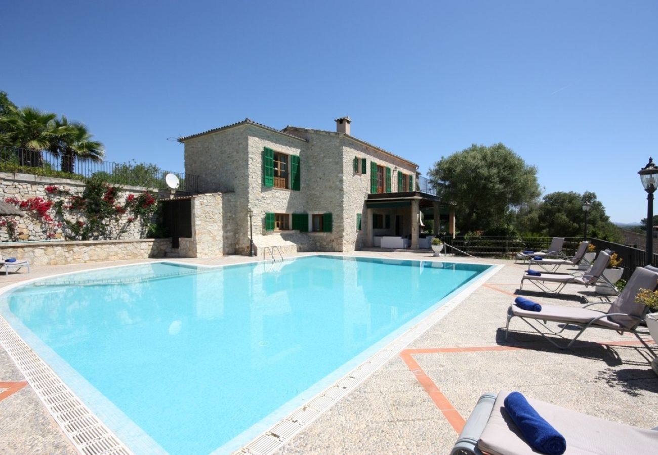 Finca en Petra - Finca con piscina y vistas Son March en Mallorca