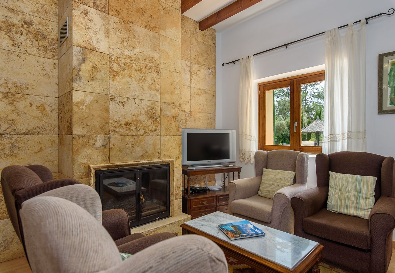 Finca en Petra - Finca rústica con piscina privada y vistas Son March en Mallorca