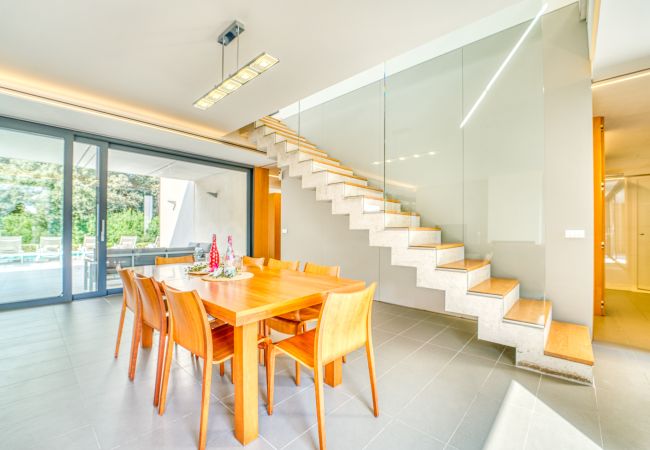 Casa en Sa Pobla - Villa Alzina para 6 personas con piscina en Mallorca Casa en Sa Pobla - Villa Alzina para 6 personas con piscina en Mallorca