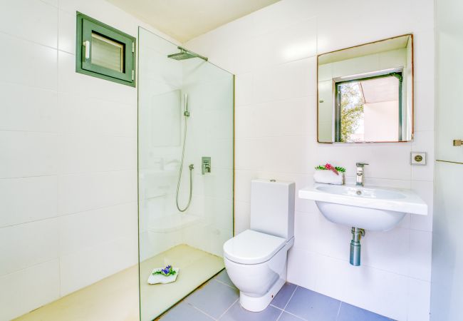 Casa en Sa Pobla - Villa Alzina para 6 personas con piscina en Mallorca Casa en Sa Pobla - Villa Alzina para 6 personas con piscina en Mallorca