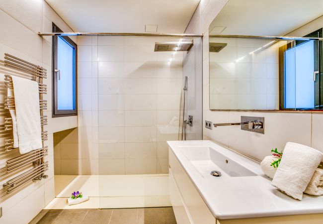 Casa en Sa Pobla - Villa Alzina para 6 personas con piscina en Mallorca Casa en Sa Pobla - Villa Alzina para 6 personas con piscina en Mallorca