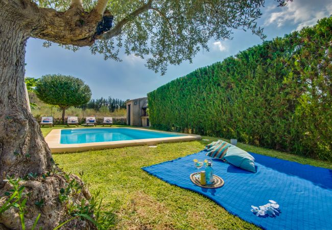 Domaine à Petra - Magnifique villa avec piscine privée au cœur de Majorque. Réservez vos vacances de rêve au meilleur prix maintenant ! Domaine à Petra - Magnifique villa avec piscine privée au cœur de Majorque. Réservez vos vacances de rêve au meilleur prix maintenant !