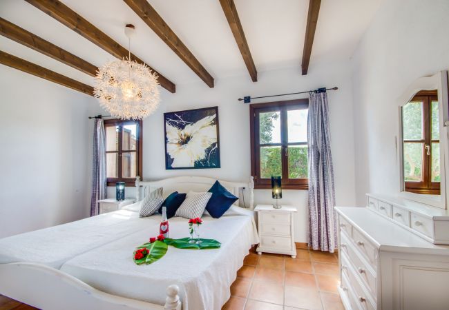 Domaine à Petra - Magnifique villa avec piscine privée au cœur de Majorque. Réservez vos vacances de rêve au meilleur prix maintenant ! Domaine à Petra - Magnifique villa avec piscine privée au cœur de Majorque. Réservez vos vacances de rêve au meilleur prix maintenant !