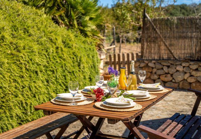 Domaine à Buger - La finca mallorquina Ses Planes avec piscine. Domaine à Buger - La finca mallorquina Ses Planes avec piscine.