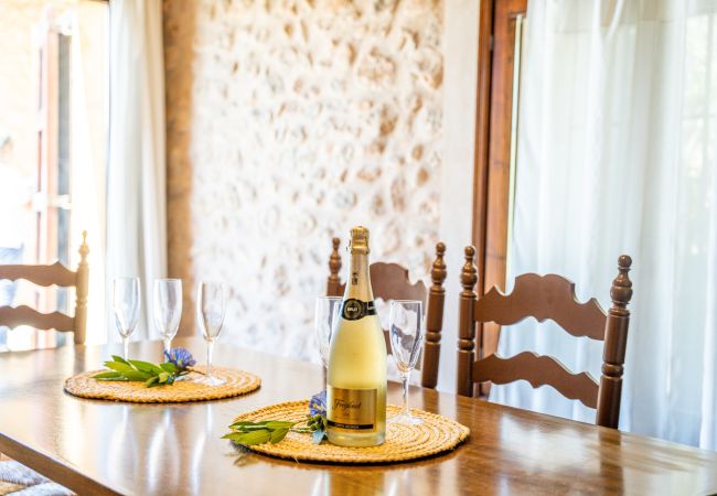 Domaine à Buger - La finca mallorquina Ses Planes avec piscine. Domaine à Buger - La finca mallorquina Ses Planes avec piscine.