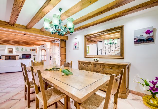 Domaine à Buger - Finca à Majorque, Cas Home avec court de tennis. Domaine à Buger - Finca à Majorque, Cas Home avec court de tennis.