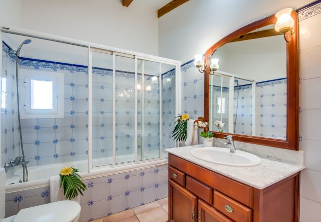 Domaine à Buger - Finca à Majorque, Cas Home avec court de tennis. Domaine à Buger - Finca à Majorque, Cas Home avec court de tennis.