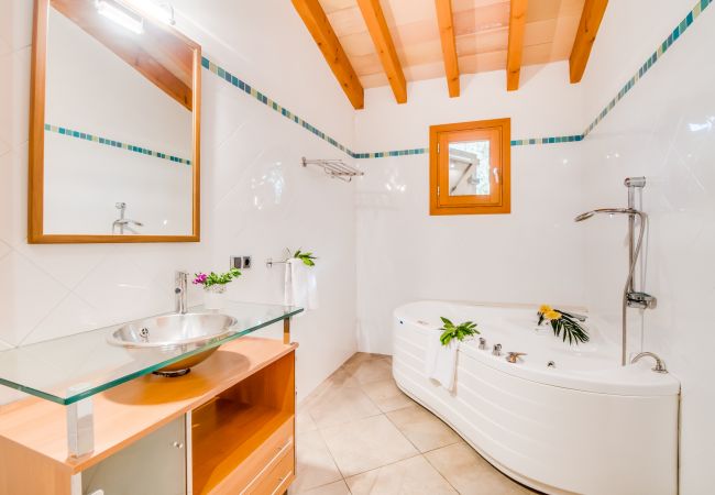 Domaine à Buger - Maison de campagne à Majorque Es Puchet avec piscine Domaine à Buger - Maison de campagne à Majorque Es Puchet avec piscine