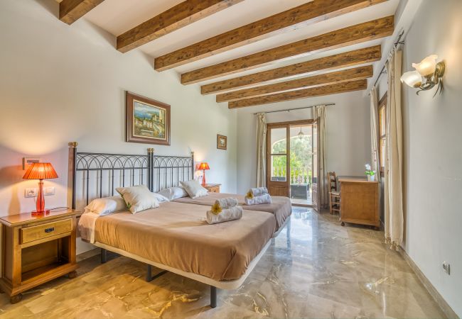 Domaine à Petra - Villa avec piscine privée et jolies vues à Sa Pleta à Majorque. Domaine à Petra - Villa avec piscine privée et jolies vues à Sa Pleta à Majorque.