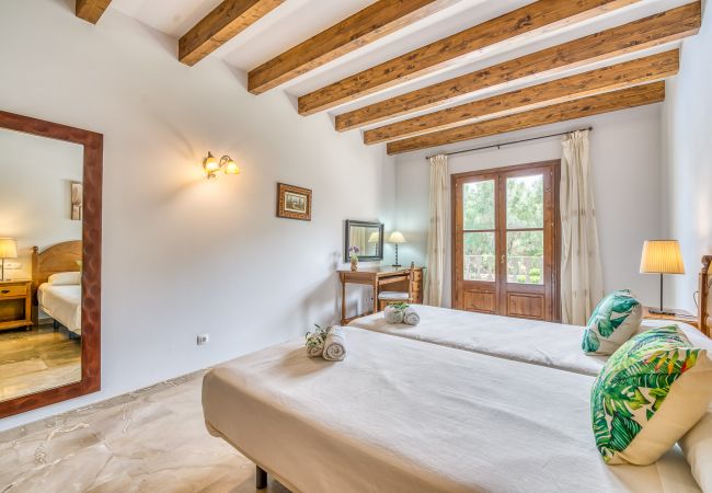 Domaine à Petra - Villa avec piscine privée et jolies vues à Sa Pleta à Majorque. Domaine à Petra - Villa avec piscine privée et jolies vues à Sa Pleta à Majorque.