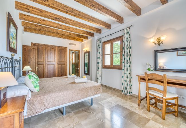 Domaine à Petra - Villa avec piscine privée et jolies vues à Sa Pleta à Majorque. Domaine à Petra - Villa avec piscine privée et jolies vues à Sa Pleta à Majorque.