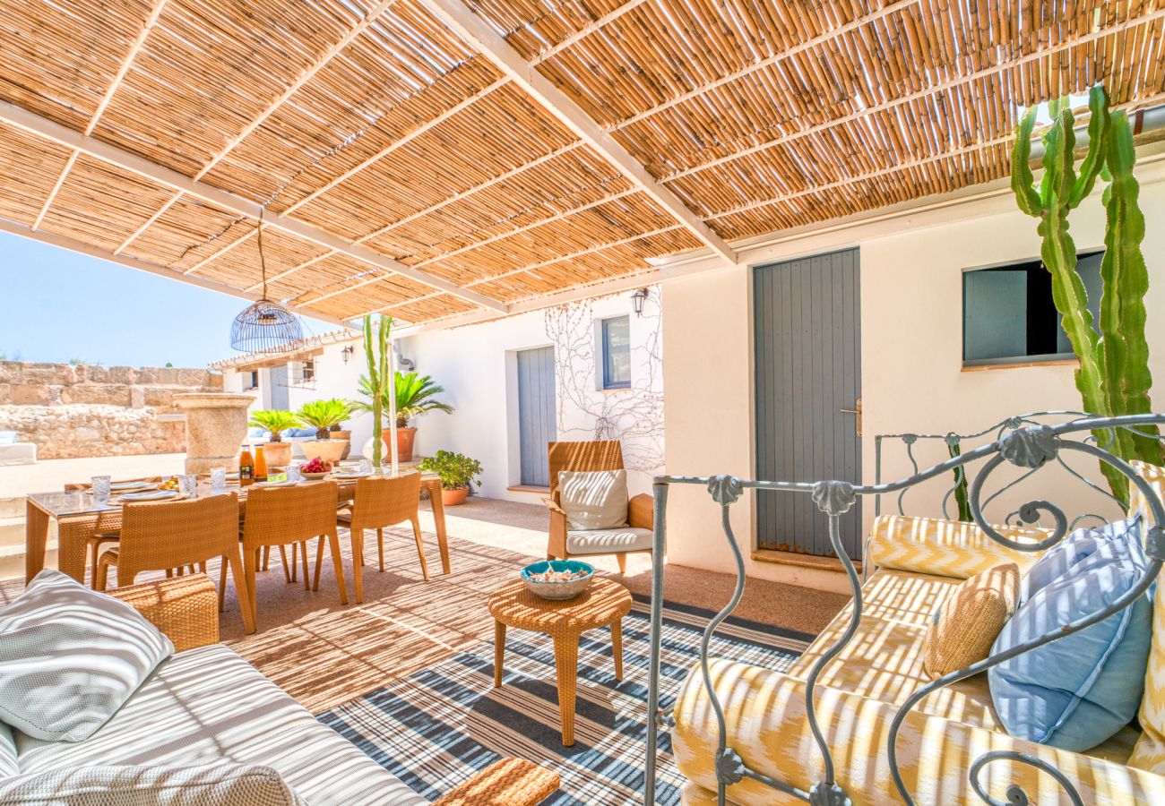 Maison rénovée avec terrasse privée à Alcudia