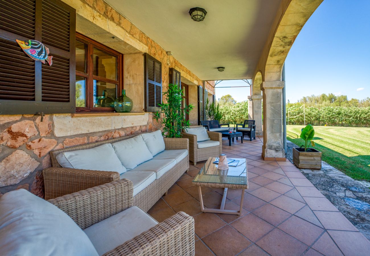 Finca avec terrasses et grand jardin à Muro