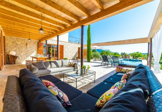 Holiday rentals with pool in Mallorca